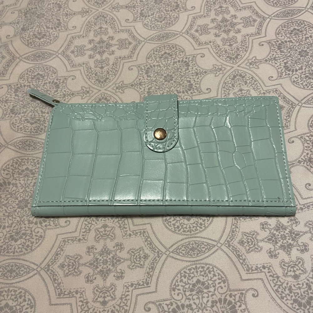5/$10 | SHEIN | Mint Green Faux Leather Wallet